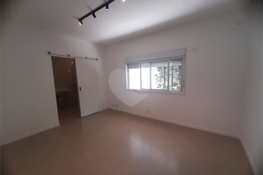 Casa Térrea à venda ou para alugar com 4 suítes em Jardim São Bento, São Paulo, SP