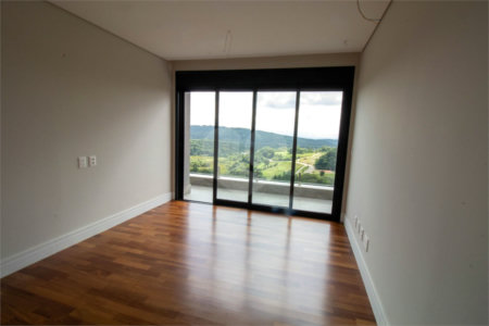 Casa à venda com 5 quartos, sendo 4 suítes, em Vila Darcy Penteado (mailasqui), São Roque, SP