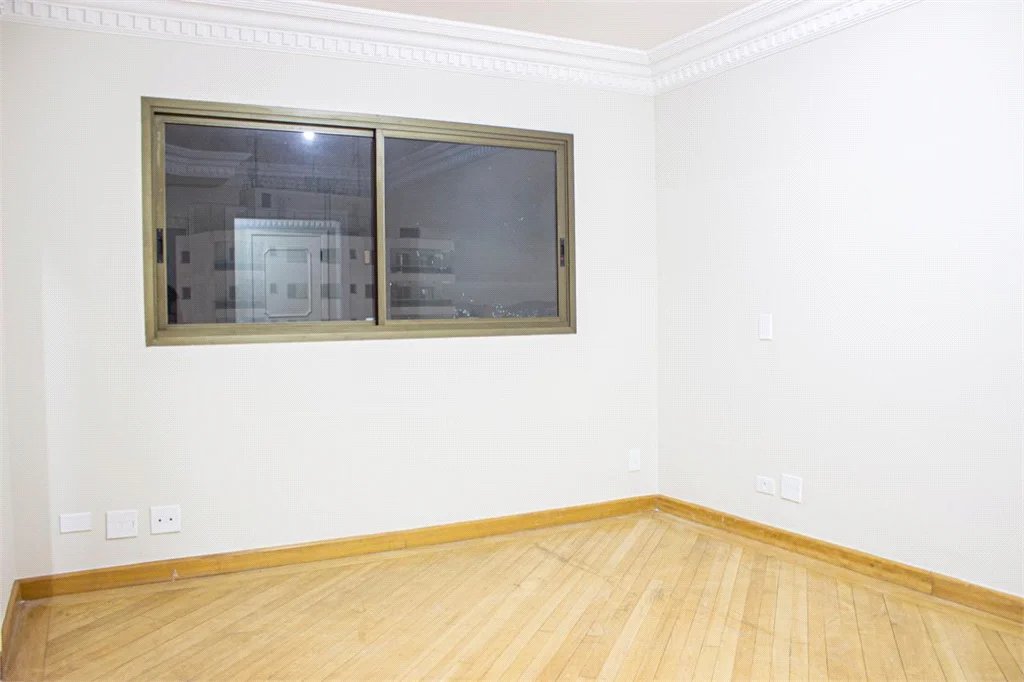 Apartamento à venda com 3 suítes em Jardim Londrina, São Paulo, SP