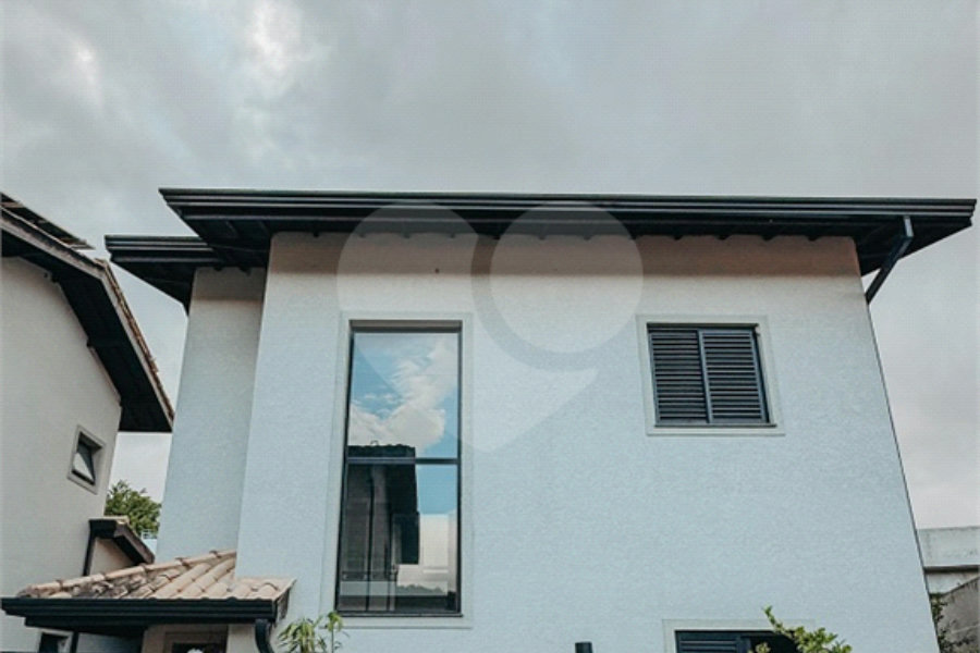 Casa à venda com 3 quartos, sendo 1 suíte, no condomínio Residencial Marchant Buarque, Atibaia - SP