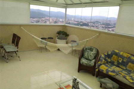 Apartamento à venda com 3 quartos, sendo 1 suíte, em Vila Nivi, São Paulo, SP