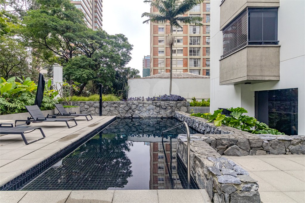 Apartamento à venda com 3 quartos, sendo 2 suítes, em Campo Belo, São Paulo, SP