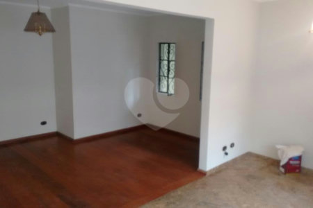Casa Térrea à venda com 3 quartos, sendo 1 suíte, em Parada Inglesa, São Paulo, SP