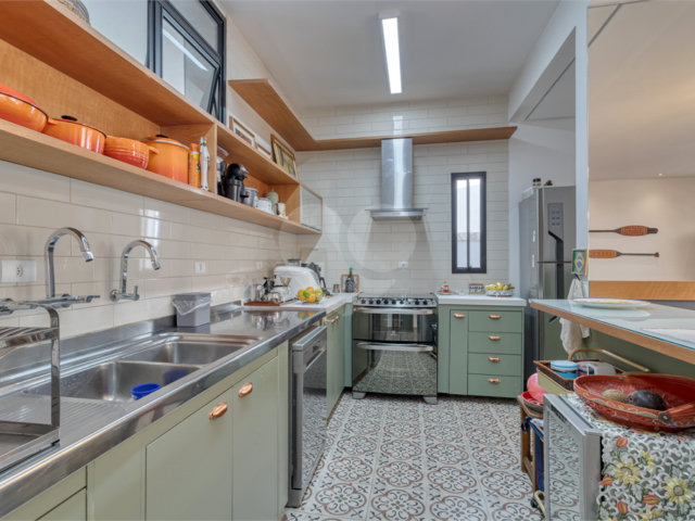 Casa à venda com 3 quartos, sendo 1 suíte,  em Granja Julieta, São Paulo, SP