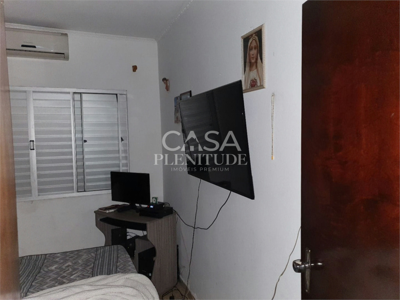 Sobrado à venda com 4 quartos, sendo 1 suíte, em Vila Carvalho, Sorocaba, SP