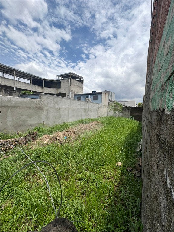 Terreno à venda em Jardim Quaresmeira II, Suzano, SP
