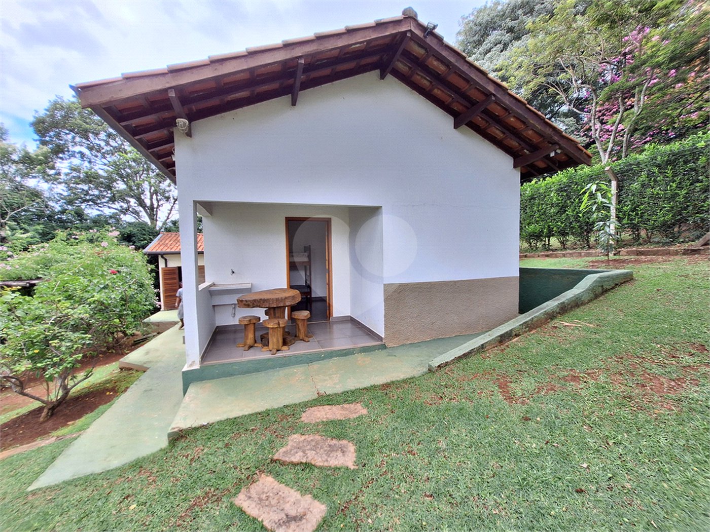 Casa à venda com 7 quartos, sendo 3 suítes, no condomínio Chacaras do Lago, Vinhedo - SP