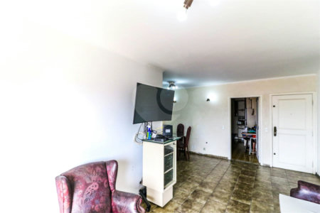 Apartamento à venda com 3 quartos, sendo 1 suíte, em Santo Amaro, São Paulo, SP