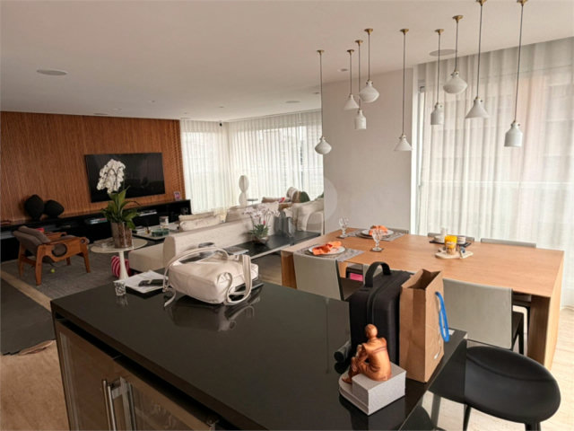 Apartamento à venda com 2 suítes em Vila Olímpia, São Paulo, SP