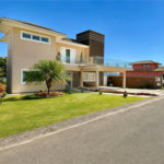 Casa à venda com 3 suítes no condomínio Golf Village, Carapicuíba - SP