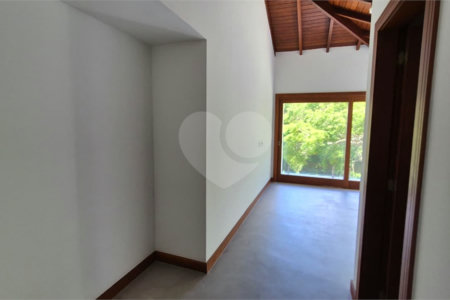 Casa à venda com 8 quartos, sendo 7 suítes, em Ferradura, Armação dos Búzios, RJ