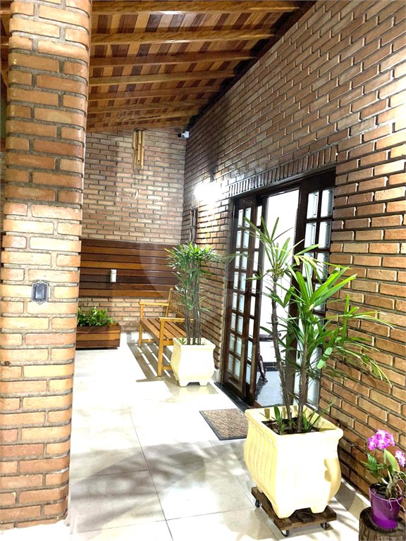 Casa à venda com 3 suítes em Vila Amorim, Suzano, SP