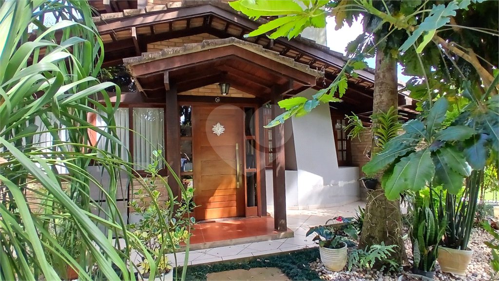 Casa à venda com 4 suítes no condomínio Sausalito, Mairiporã - SP