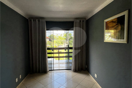 Casa à venda com 3 quartos, sendo 1 suíte, no condomínio Village da Posse, Rio de Janeiro - RJ