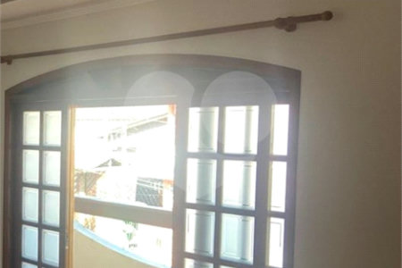 Sobrado à venda com 3 quartos, sendo 1 suíte,  em Jardim Selma Helena, Poá, SP