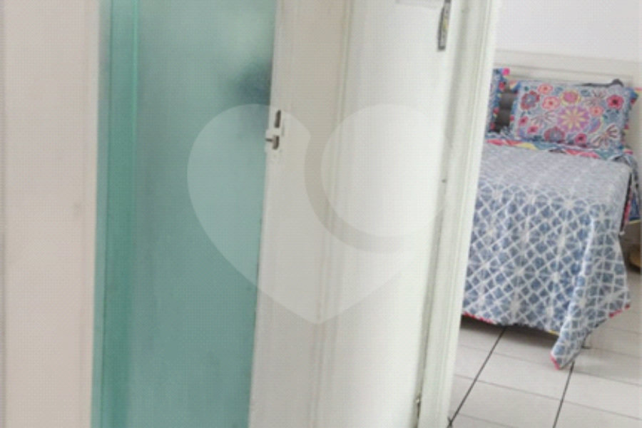 Apartamento à venda com 2 quartos em Pari, São Paulo, SP