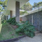 Casa para alugar com 5 quartos, sendo 3 suítes, no condomínio Chácara Flora, São Paulo - SP