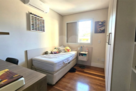 Casa à venda com 3 quartos, sendo 1 suíte, no condomínio Flora Park, São Paulo - SP
