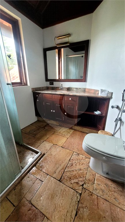 Casa à venda ou para alugar com 3 quartos, sendo 1 suíte, no condomínio Associação Reserva das Hortênsias, Mairiporã - SP