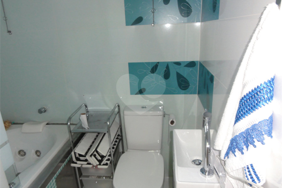 Sobrado à venda com 3 quartos, sendo 1 suíte, em Tremembé, São Paulo, SP
