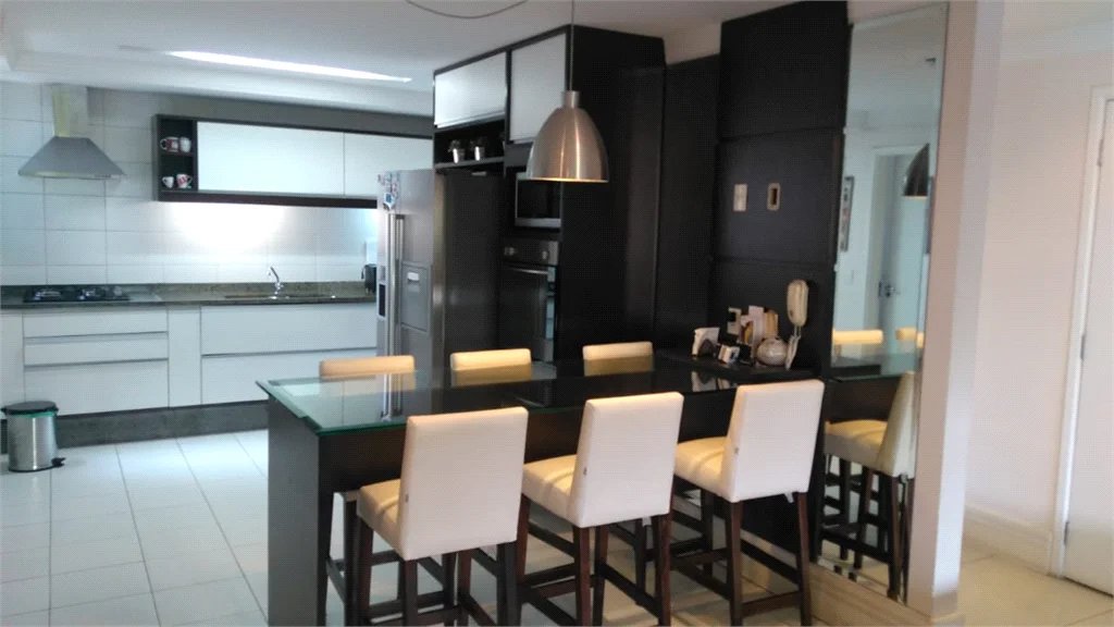 Apartamento à venda com 3 suítes em Jardim Londrina, São Paulo, SP