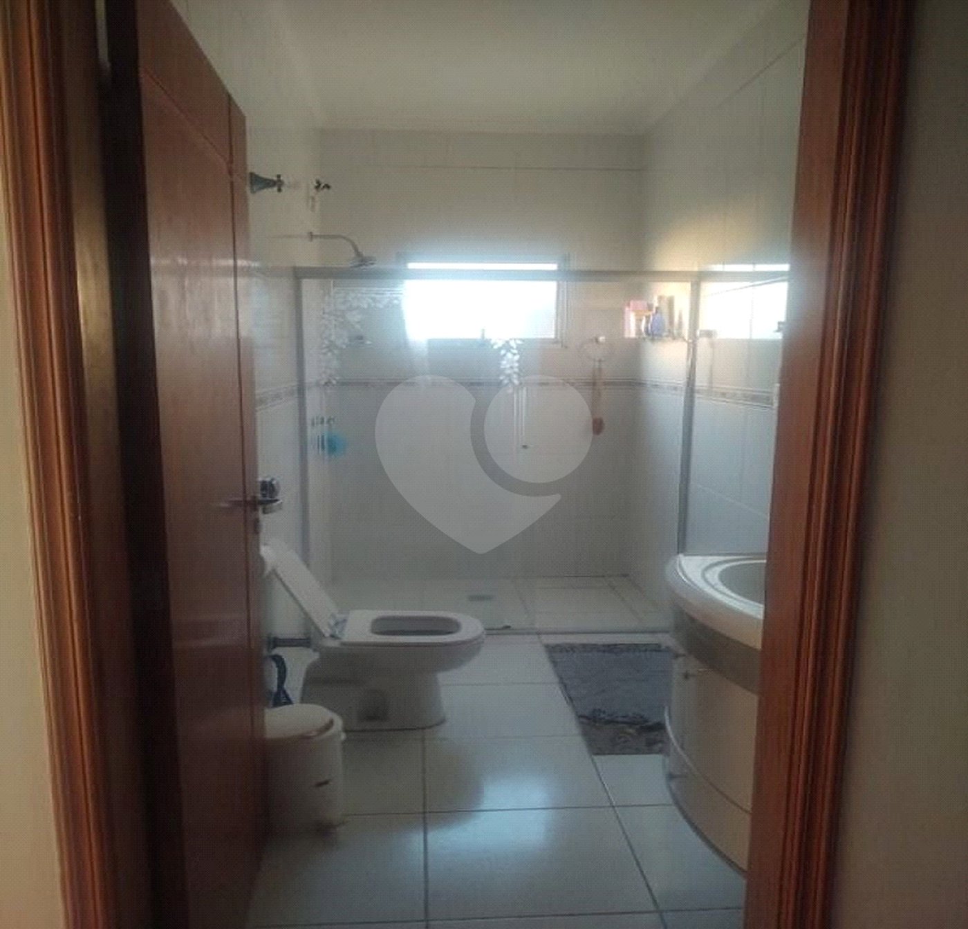 Casa à venda com 4 quartos, sendo 1 suíte, no condomínio Portobello, Sorocaba - SP