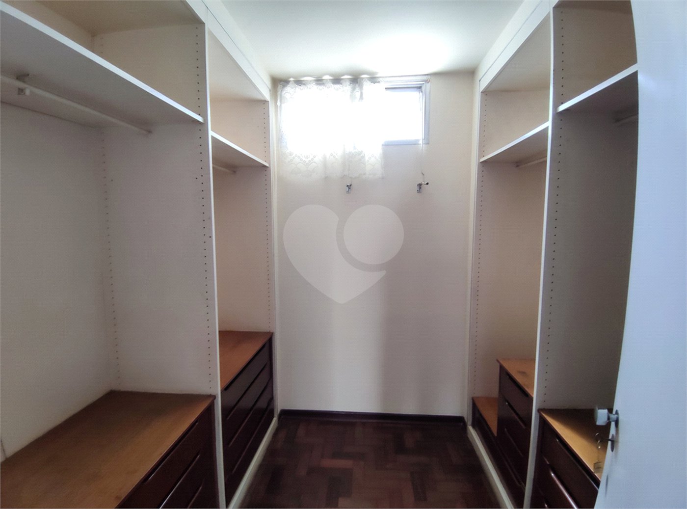 Sobrado à venda com 4 quartos, sendo 2 suítes, em Chácara Monte Alegre, São Paulo, SP