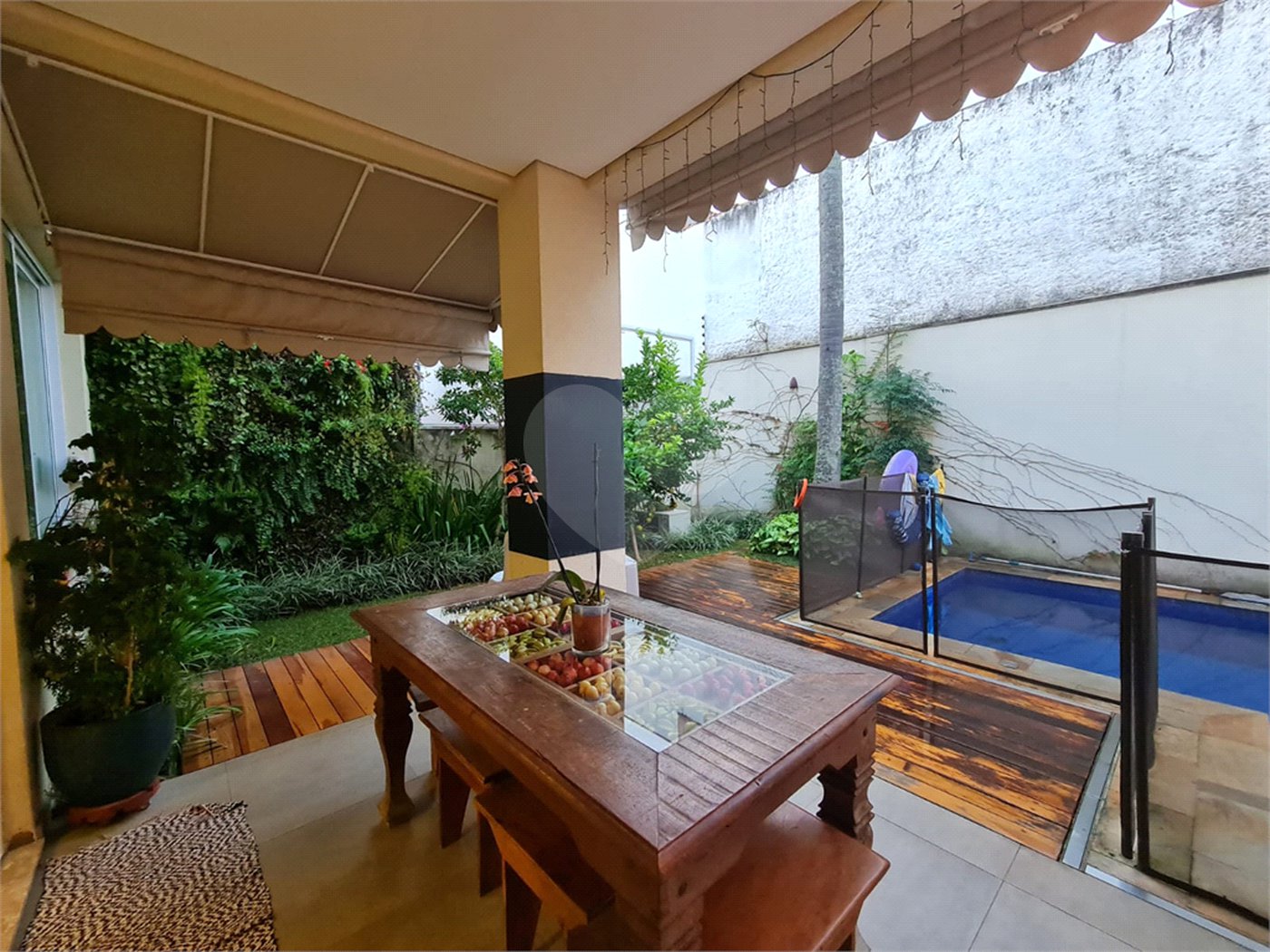 Casa à venda com 4 suítes no condomínio Villaggio DI Palme, São Paulo - SP