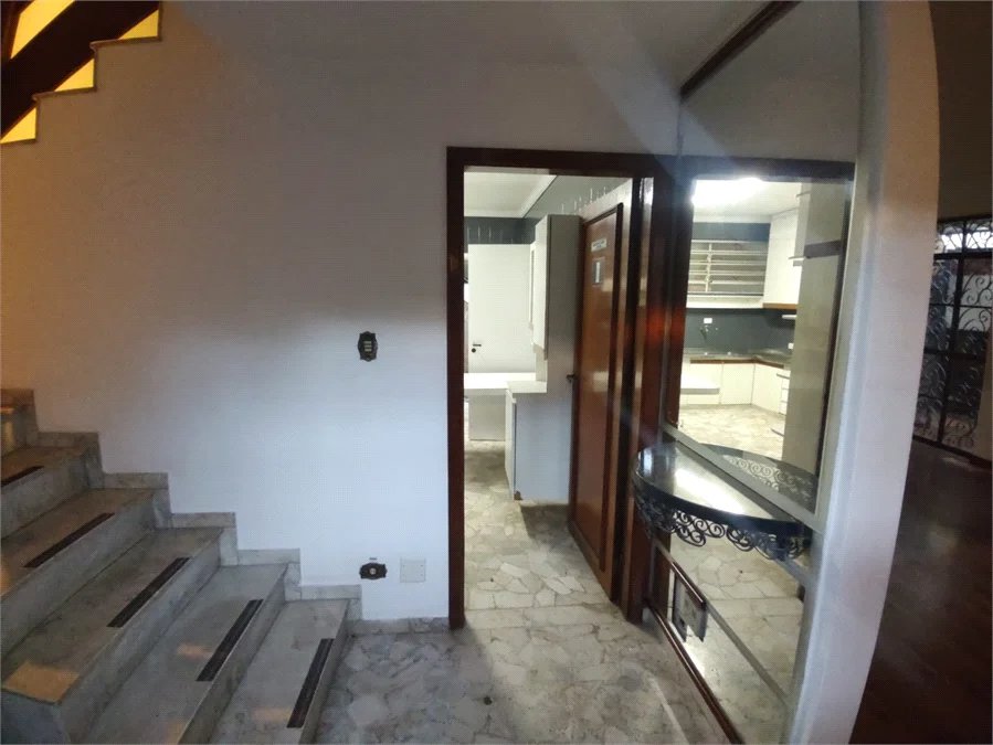 Sobrado à venda com 5 quartos, sendo 3 suítes, em Cidade Monções, São Paulo, SP