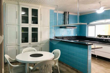 Casa Térrea à venda com 3 quartos, sendo 1 suíte,  em Vila Industrial, Mogi das Cruzes, SP