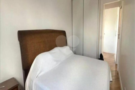 Apartamento à venda com 3 quartos, sendo 1 suíte, em Moema, São Paulo, SP