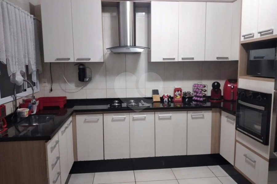 Casa à venda com 4 quartos, sendo 2 suítes,  no condomínio Miro Carvalho - Pitinga, São Paulo - SP