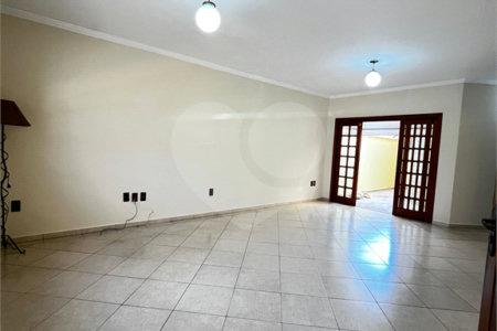 Casa à venda com 3 quartos em Parque da Lagoa, Itapetininga, SP