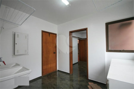 Apartamento à venda com 4 quartos, sendo 2 suítes,  em Real Parque, São Paulo, SP
