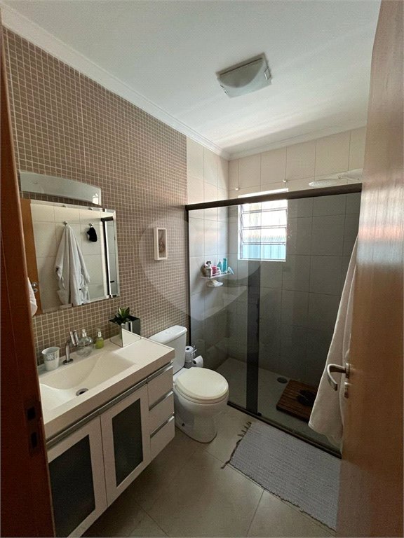 Casa à venda com 3 quartos, sendo 1 suíte,  em Jardim Casablanca, São Paulo, SP