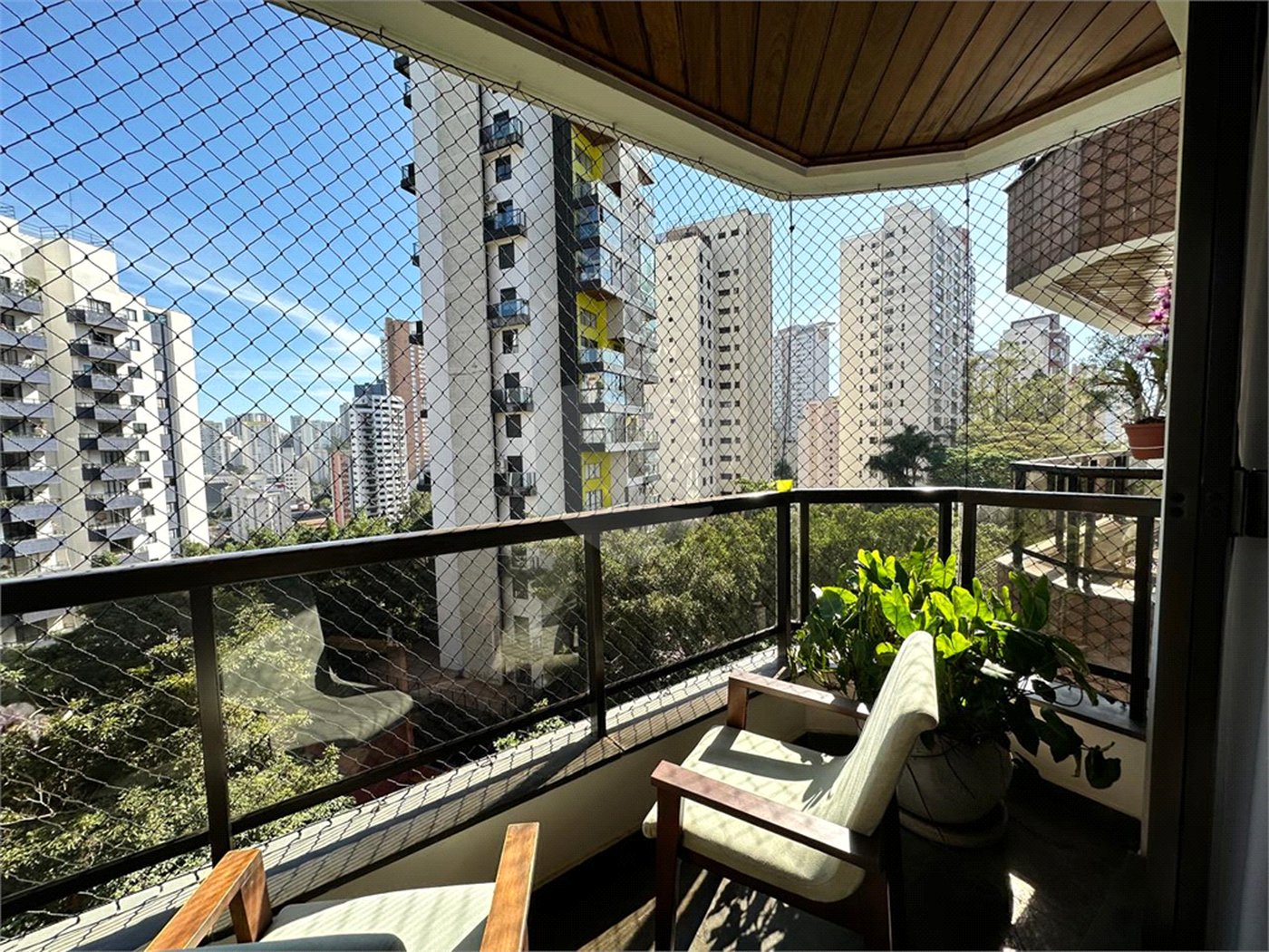 Apartamento à venda com 3 quartos, sendo 1 suíte, em Vila Andrade, São Paulo, SP