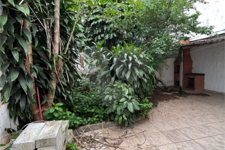 Sobrado à venda com 3 quartos em Vila Nivi, São Paulo, SP