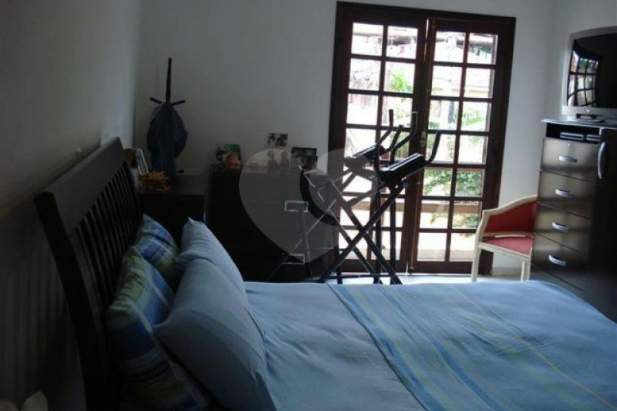 Casa à venda com 3 quartos, sendo 2 suítes, no condomínio Cachoeira do Arari, São Paulo - SP