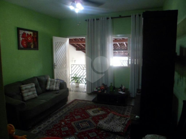 Sobrado à venda com 3 quartos, sendo 1 suíte,  em Vila Medeiros, São Paulo, SP