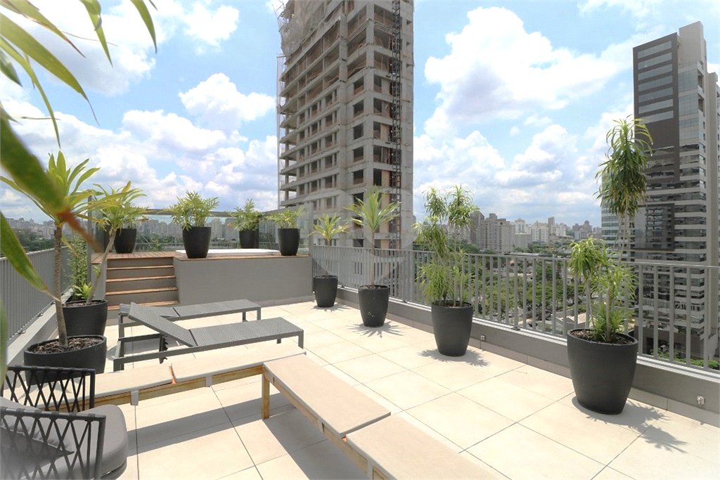 Apartamento à venda com 2 suítes em Moema, São Paulo, SP