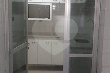Apartamento à venda com 3 quartos, sendo 1 suíte,  em Jardim Parque Morumbi, São Paulo, SP