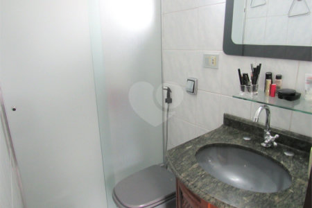 Sobrado à venda com 3 quartos, sendo 1 suíte, em Granja Julieta, São Paulo, SP
