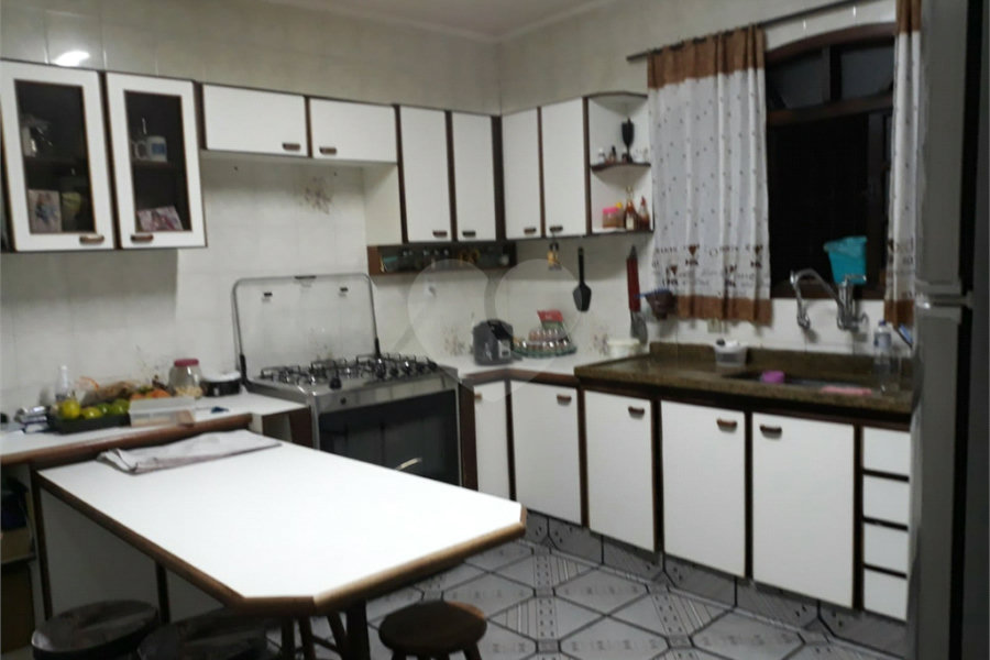 Sobrado à venda com 4 quartos, sendo 2 suítes, em Parque Edu Chaves, São Paulo, SP