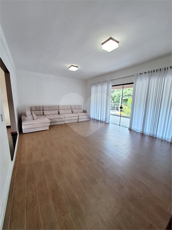 Casa à venda com 3 suítes no condomínio Bosque de Grevilea, Vinhedo - SP
