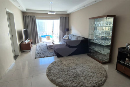 Casa à venda com 5 quartos, sendo 4 suítes, no condomínio Residencial Vilazul, Sorocaba - SP