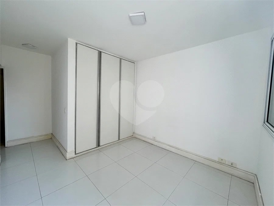 Apartamento de 105 m2, 3 dorms, 2 vagas livres em Perdizes