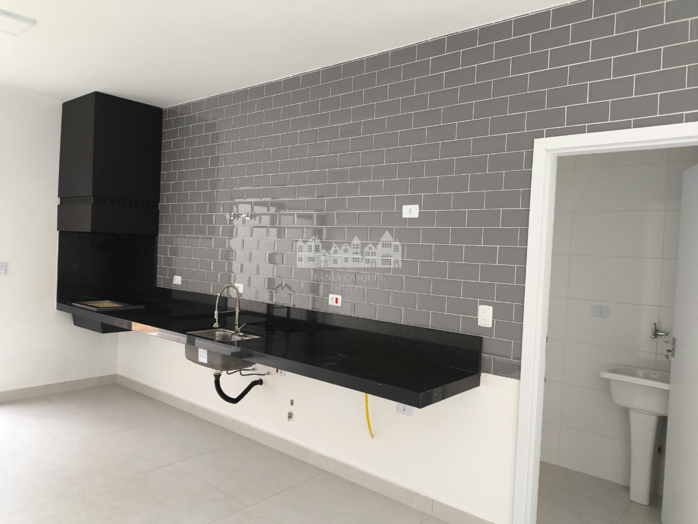Casa à venda com 3 quartos, sendo 1 suíte, no condomínio Buona Vitta Gold, Atibaia - SP