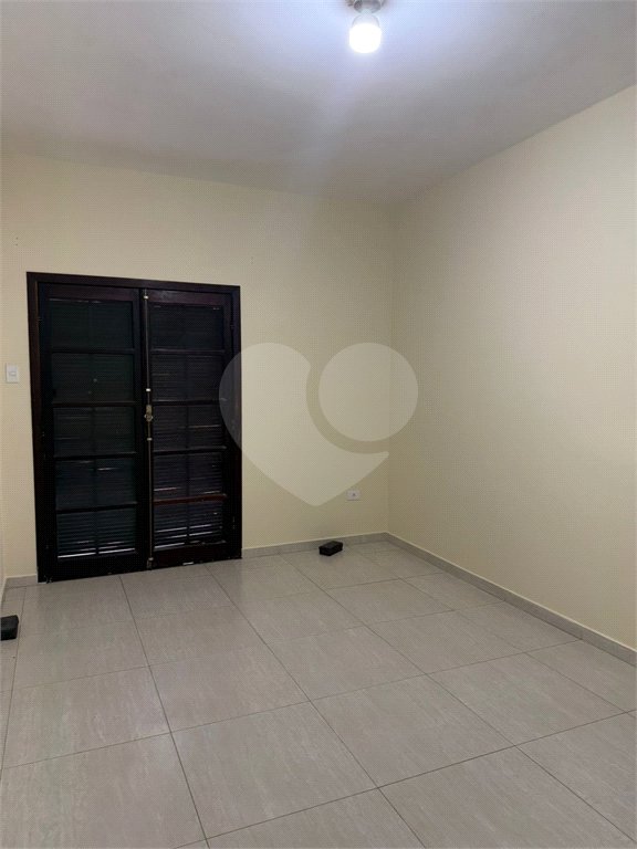 Casa à venda com 3 quartos, sendo 1 suíte, em Chácara Primavera, Suzano, SP