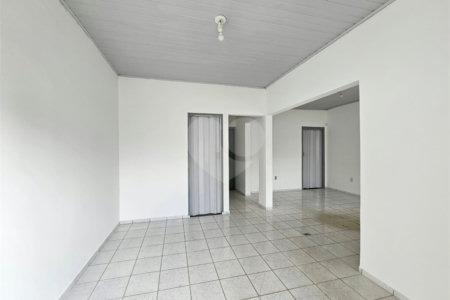 Casa à venda com 2 quartos, sendo 1 suíte, no Centro, Atibaia, SP