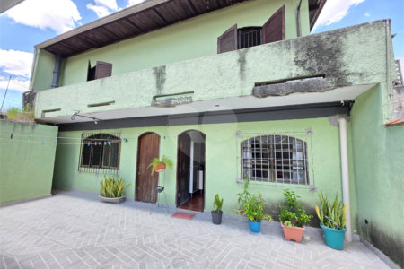 Casa à venda com 3 quartos, sendo 1 suíte,  em Ferreira, São Paulo, SP